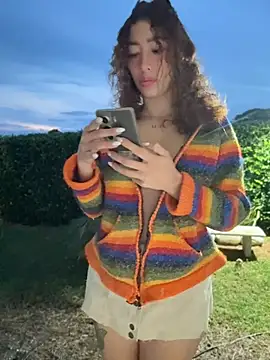 roxyrougee online show from April 21, 2026, 10:32 am