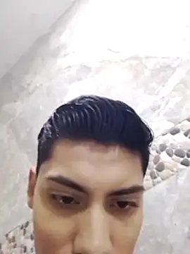 aispuro8505 online show from October 15, 2025, 6:24 am