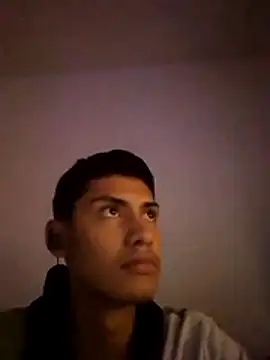 aispuro8505 online show from November 30, 2025, 6:39 am