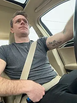 DILFiGuess11 online show from January 14, 2026, 2:23 pm