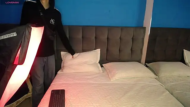 Aaron Fordd online show from October 15, 2025, 8:09 pm