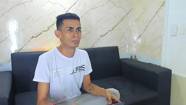 Golldens Dreamss online show from September 26, 2025, 7:29 pm