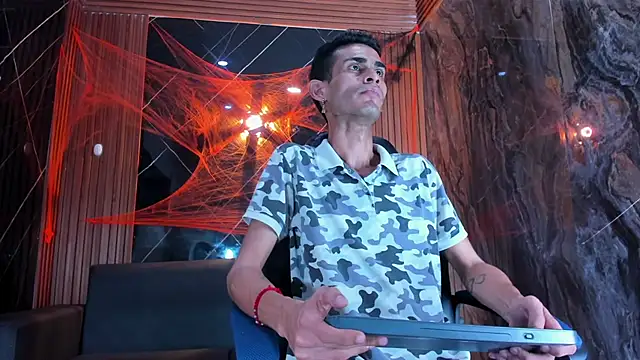 Golldens Dreamss online show from November 2, 2025, 7:11 am