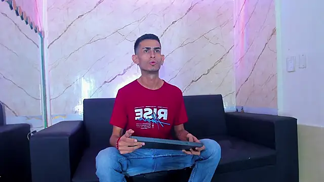 Golldens Dreamss online show from December 4, 2025, 12:14 pm