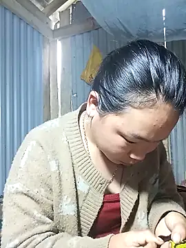 may-squirl online show from November 2, 2025, 5:54 am