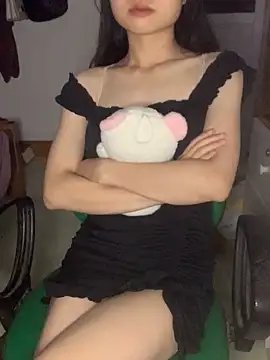  Mon 23 online show from October 11, 2025, 8:07 pm