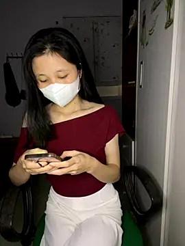  Mon 23 online show from December 2, 2025, 4:24 pm