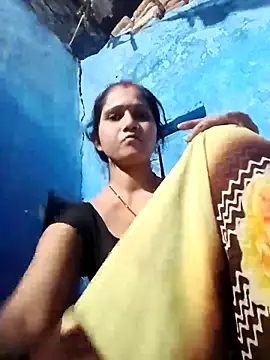 Jooli xx online show from March 31, 2026, 1:11 pm