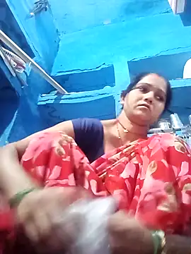 Jooli xx online show from April 3, 2026, 4:10 am