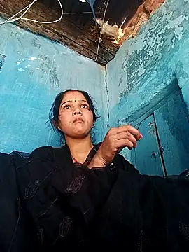 Jooli xx online show from April 21, 2026, 3:02 am