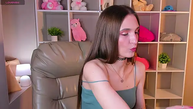 Alisha Green online show from September 18, 2025, 8:38 am