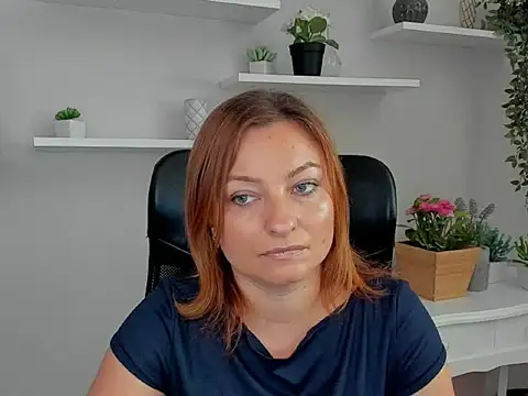 angelaSamt online show from September 11, 2025, 12:27 pm