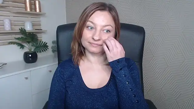 angelaSamt online show from November 29, 2025, 7:55 am