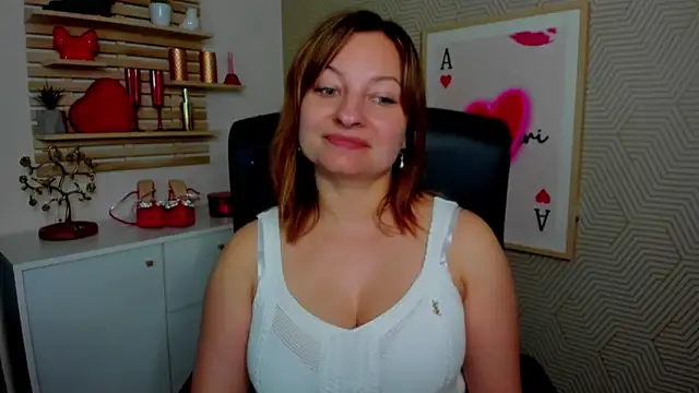 Snapshot of angelaSamt chatting on May 5, 2026, 5:26 am angelaSamt online show from May 5, 2026, 5:26 am