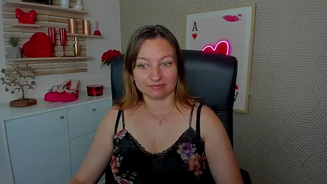 Snapshot of angelaSamt chatting on June 23, 2026, 5:49 am angelaSamt online show from June 23, 2026, 5:49 am