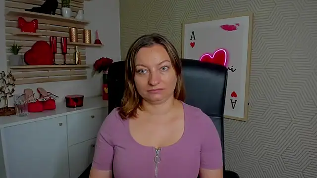 Snapshot of angelaSamt chatting on July 8, 2026, 5:45 am angelaSamt online show from July 8, 2026, 5:45 am