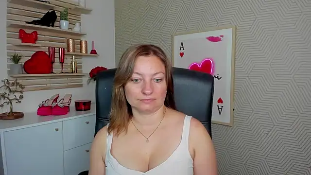 Snapshot of angelaSamt chatting on July 16, 2026, 5:35 am angelaSamt online show from July 16, 2026, 5:35 am