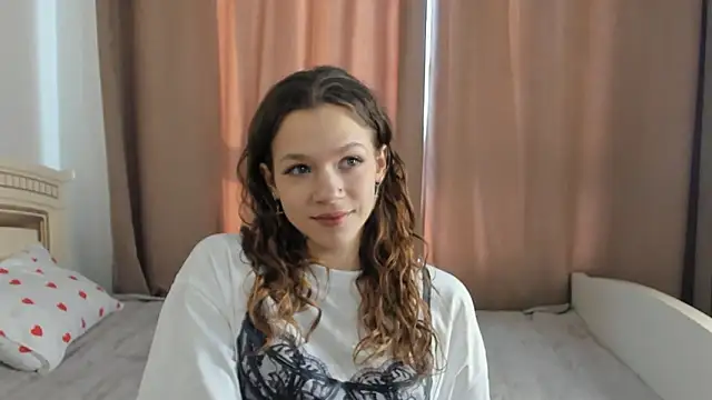 VelvetRisque online show from February 6, 2026, 6:29 am