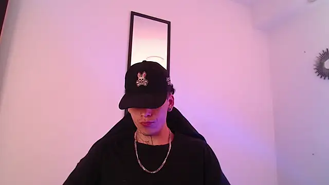 Anhonymus  online show from September 25, 2025, 3:43 am