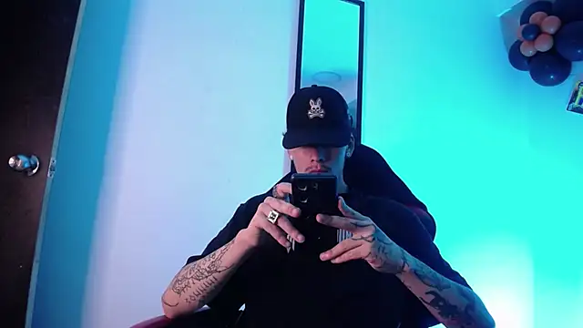 Anhonymus  online show from October 15, 2025, 3:39 am