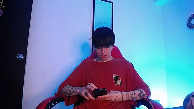 Anhonymus  online show from November 11, 2025, 3:39 am