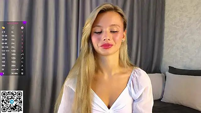 NaughtySeraphine online show from October 29, 2025, 6:04 am