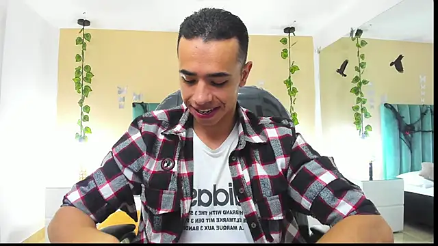 Muscle Scott online show from October 25, 2025, 12:34 pm