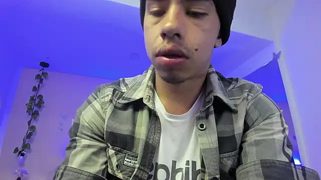 Muscle Scott online show from December 18, 2025, 12:44 pm