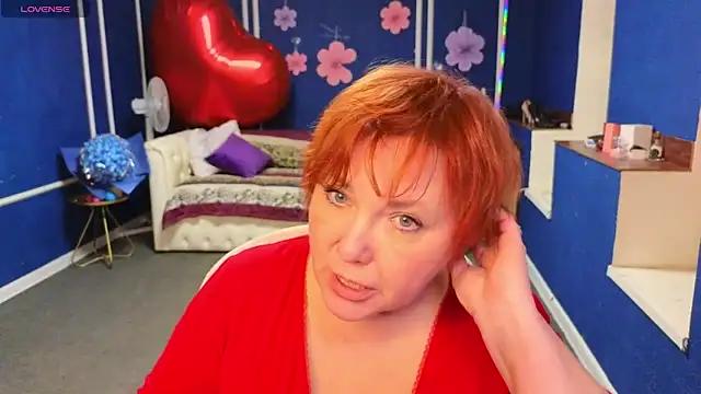 Kira Kenett online show from April 20, 2026, 5:26 pm