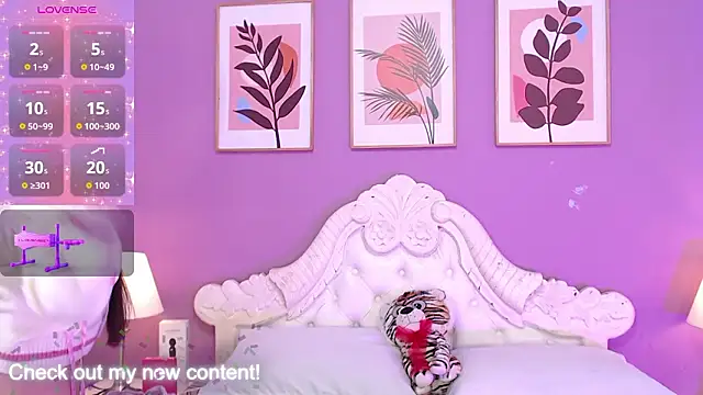 HatsaJones online show from March 19, 2026, 3:54 am