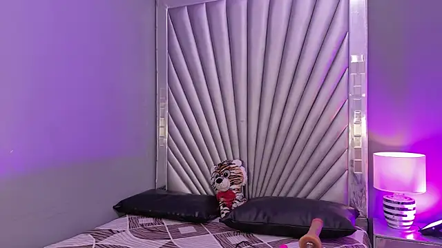 HatsaJones online show from April 5, 2026, 4:20 am