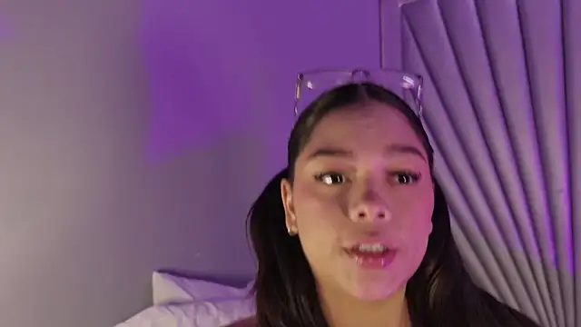 HatsaJones online show from April 18, 2026, 5:00 am