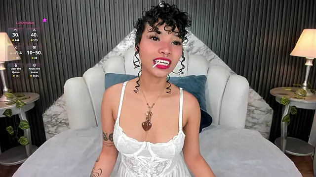 DaniCollinn  online show from November 14, 2025, 8:18 pm