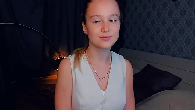 SoonMoor online show from September 13, 2025, 6:08 pm