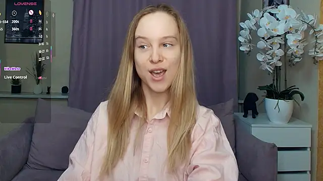 SoonMoor online show from March 16, 2026, 6:34 pm