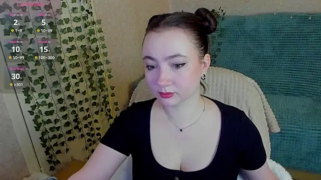 Snapshot of Micky_Wood chatting on June 17, 2026, 9:34 am Micky Wood online show from June 17, 2026, 9:34 am
