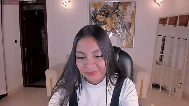 NinaBlum online show from September 29, 2025, 12:05 am