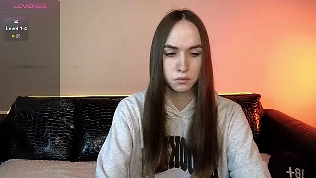 Angeel Kate online show from September 26, 2025, 4:49 am