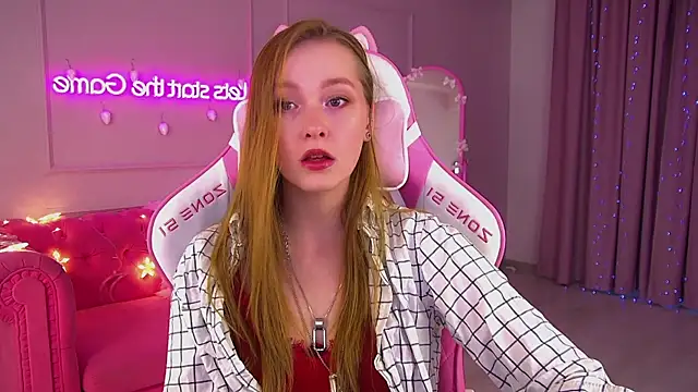 AgataFoxley online show from December 1, 2025, 7:02 am