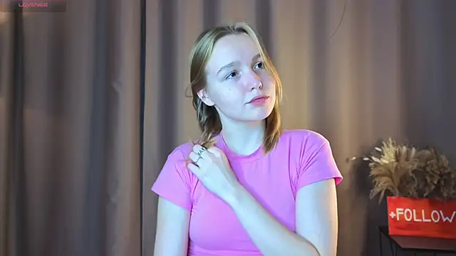 VinnieSerrano online show from September 20, 2025, 3:02 pm