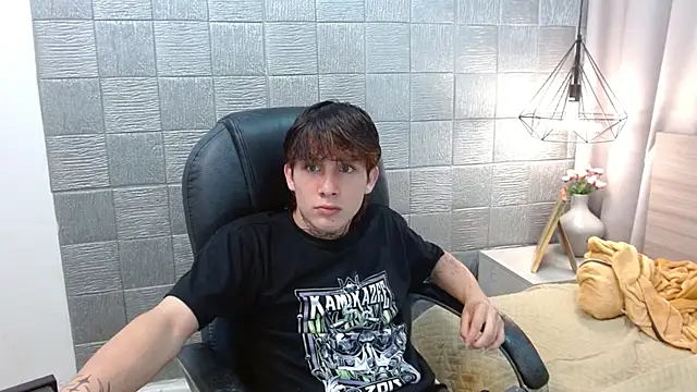 Iantwink18 online show from September 19, 2025, 8:31 pm