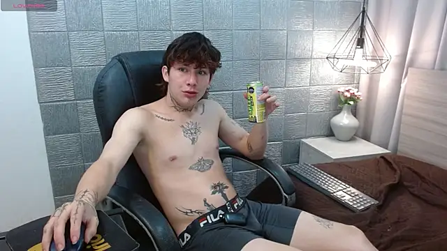 Iantwink18 online show from September 23, 2025, 9:12 am