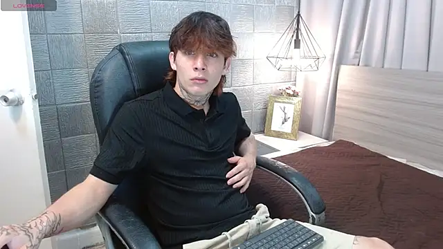 Iantwink18 online show from September 30, 2025, 3:06 pm