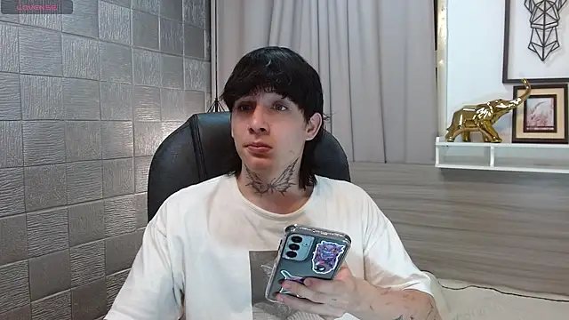 Iantwink18 online show from December 15, 2025, 3:33 am