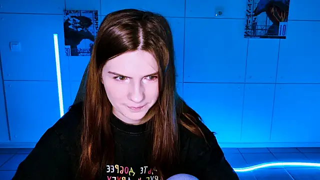 AliceCUNTach online show from October 17, 2025, 5:10 am