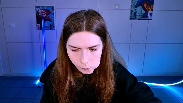 AliceCUNTach online show from October 24, 2025, 5:04 am