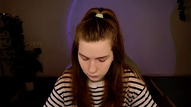 AliceCUNTach online show from December 18, 2025, 5:02 am