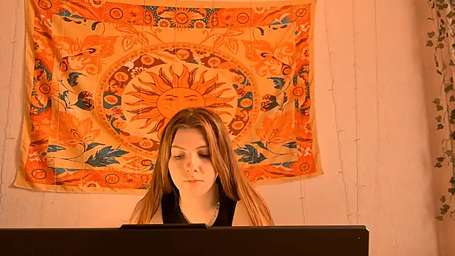 AliceCUNTach online show from April 14, 2026, 5:02 am