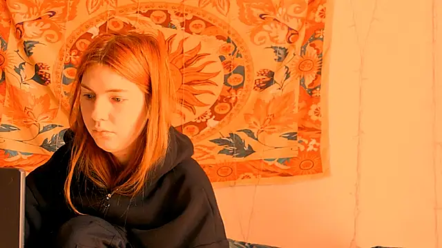 Snapshot of AliceCUNTach chatting on June 28, 2026, 5:02 am AliceCUNTach online show from June 28, 2026, 5:02 am