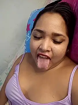 Snapshot of Angelly_ricura chatting on July 2, 2026, 5:19 pm Angelly ricura online show from July 2, 2026, 5:19 pm